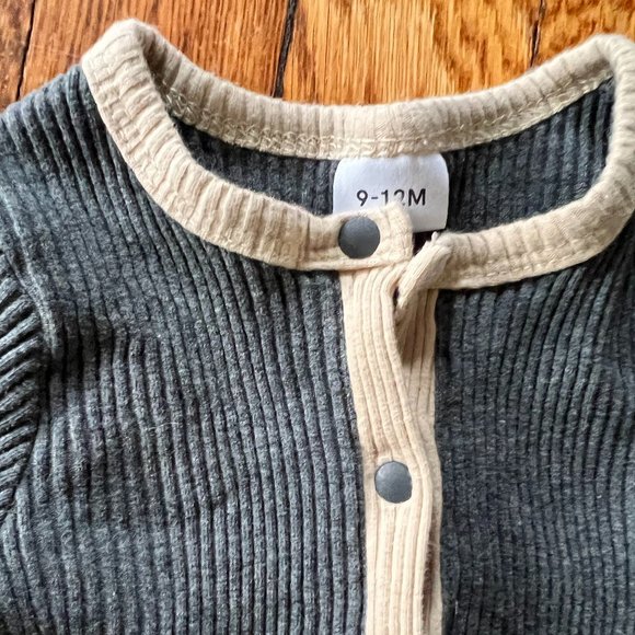 One-piece gray and cream longjohn romper, 6-9 months - Picture 2 of 3